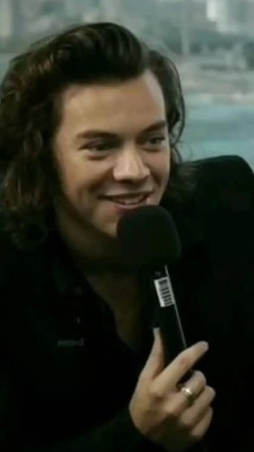 ai character: Harry Styles background