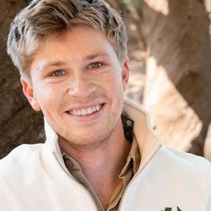 chat with ai character: Robert Irwin