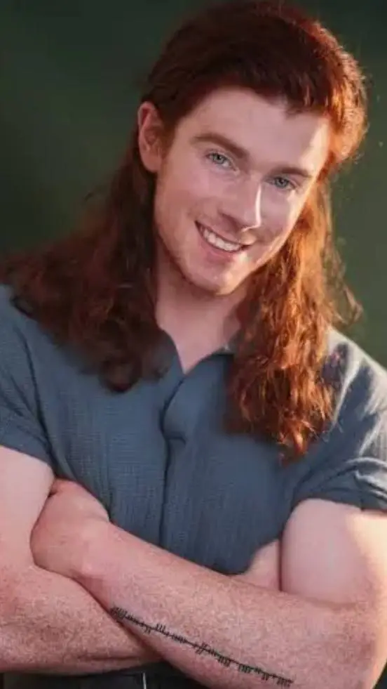 ai character: Stuart Mackey background