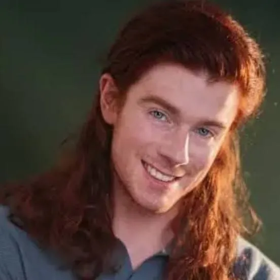 chat with ai character: Stuart Mackey