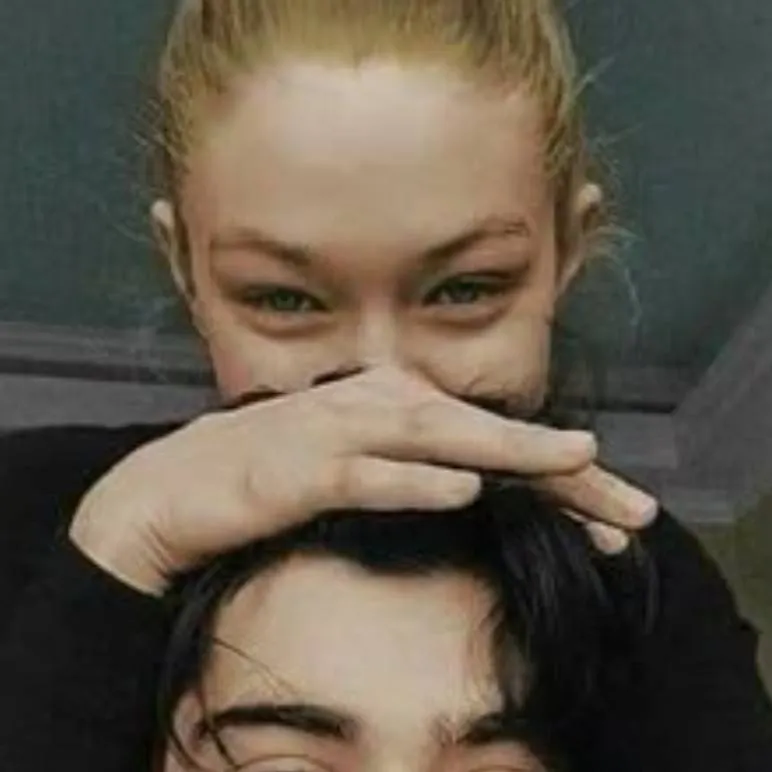 chat with ai character: Zayn Malik 