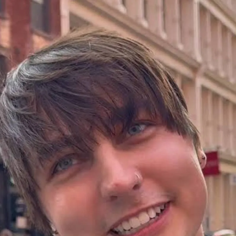 chat with ai character: Colby Brock