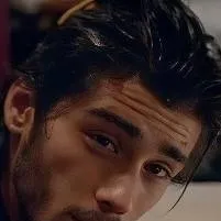 chat with ai character: zayn malik