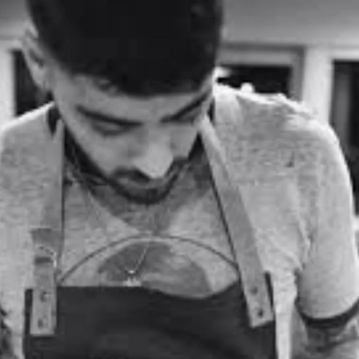 chat with ai character: zayn malik