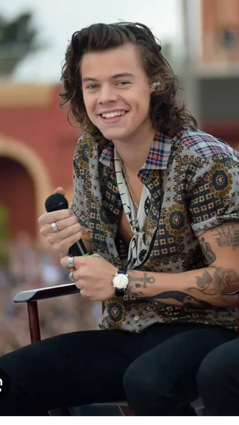 ai character: Harry Styles background