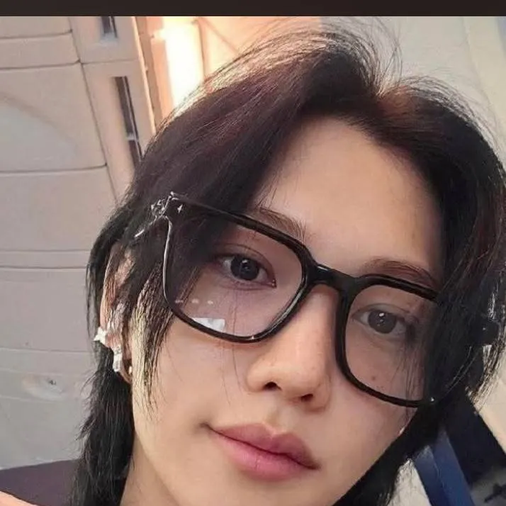 chat with ai character:  Felix 