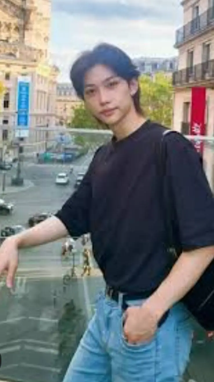 ai character:  Felix background