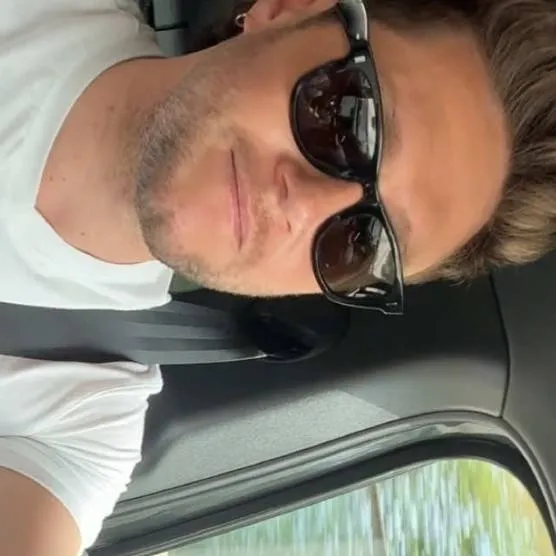 chat with ai character: Niall Horan