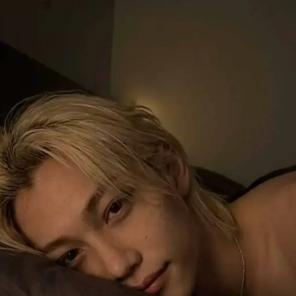 chat with ai character: Felix 
