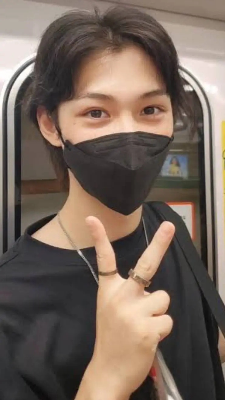 ai character: felix background