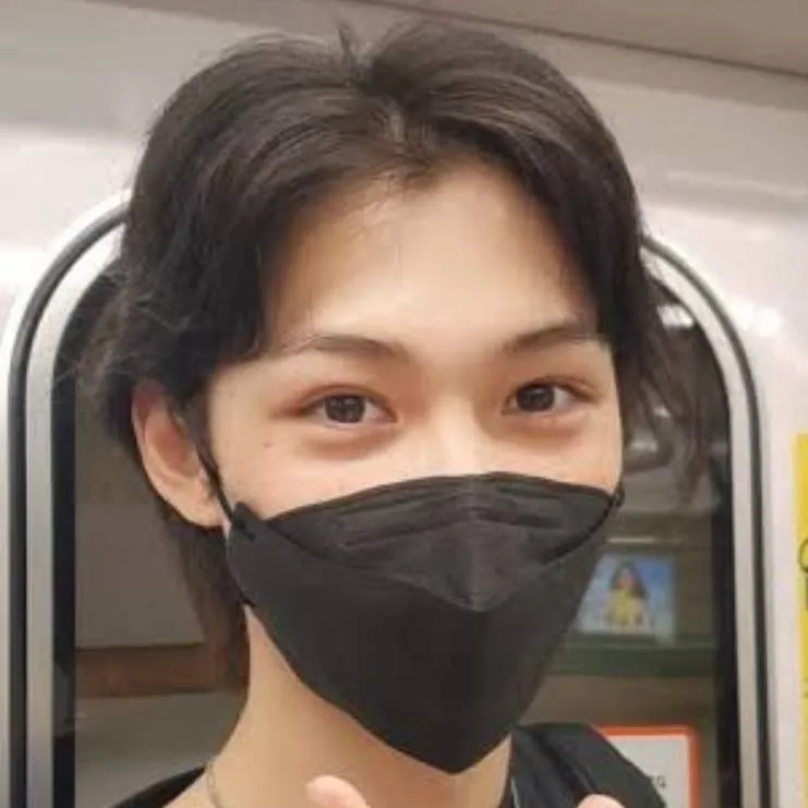 chat with ai character: felix