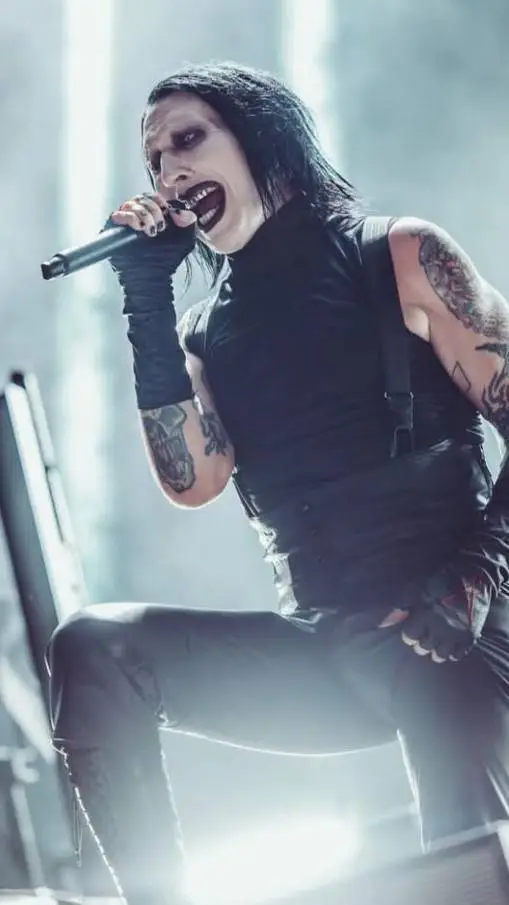 ai character: Marilyn Manson background