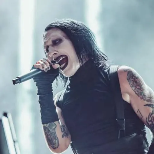 chat with ai character: Marilyn Manson