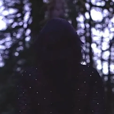 chat with ai character: Adriana