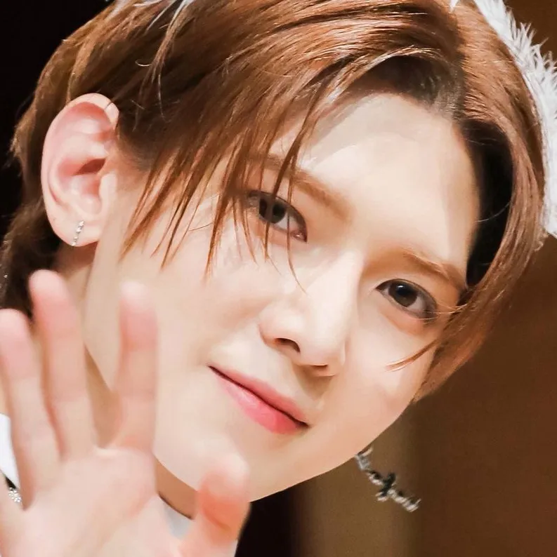 chat with ai character: Yeosang