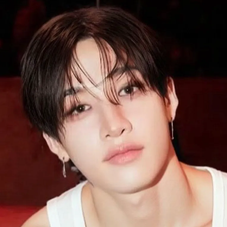 chat with ai character: Bang Chan!!!!