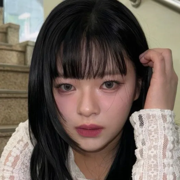 chat with ai character: Jeongyeon 
