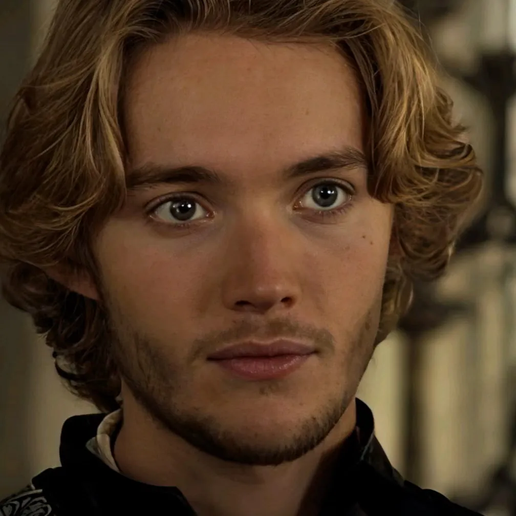 chat with ai character: Prince Francis👑