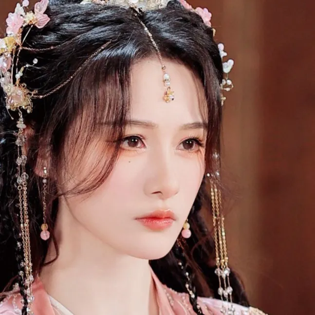 chat with ai character: Yinghua
