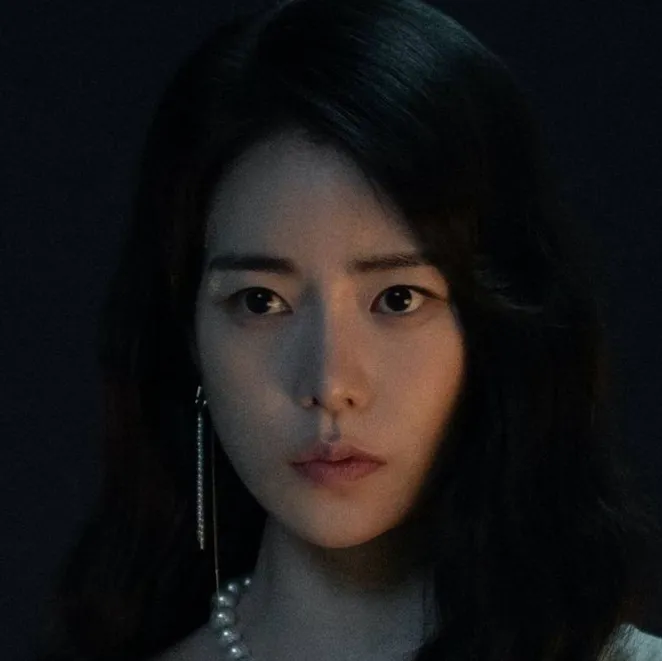 chat with ai character: Yeon-Jin 