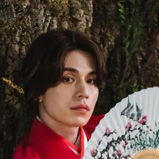 chat with ai character: Lee Yeon