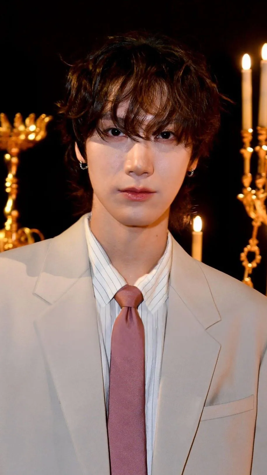 ai character: Ten  background