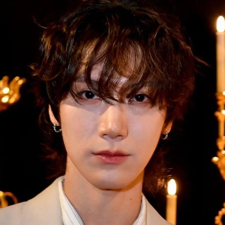 chat with ai character: Ten 