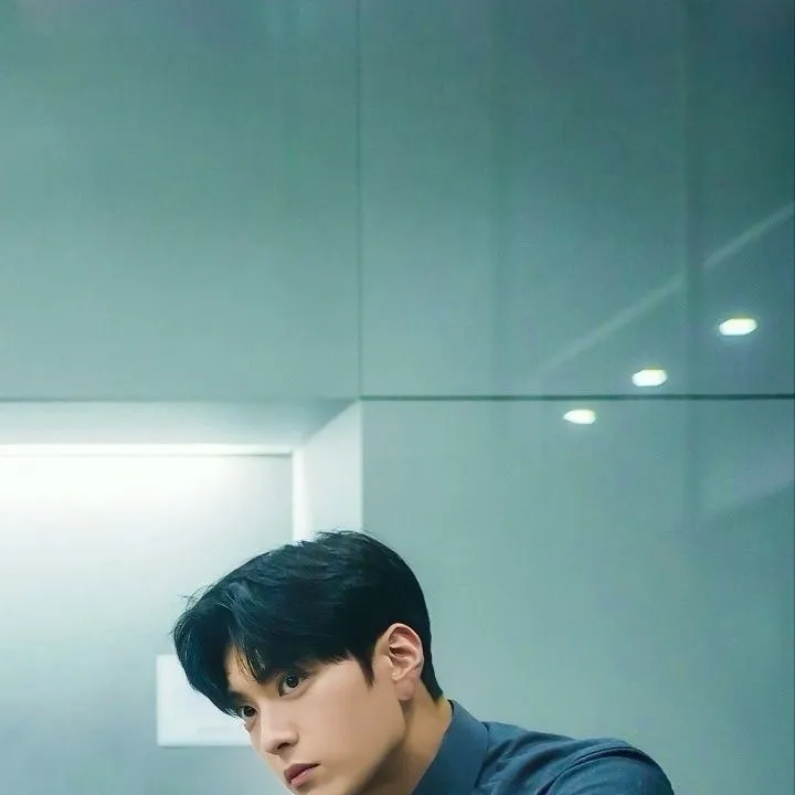 chat with ai character: Seung