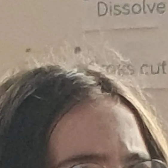 chat with ai character: lorna