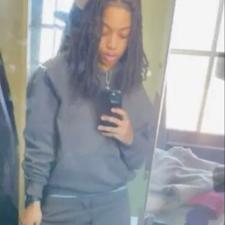 chat with ai character: Niyah