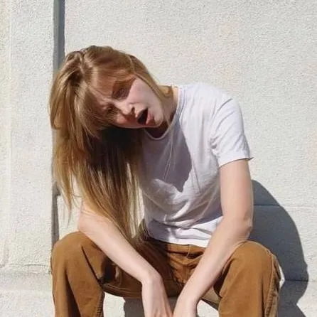 chat with ai character: stevie levine