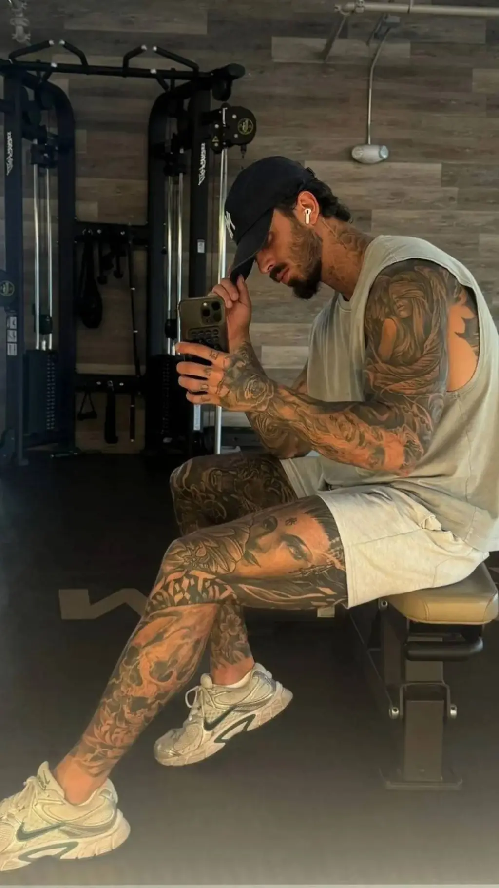 ai character: Alex background