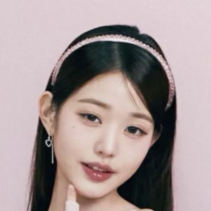 Chat with Wonyoung - text or voice, Enjoy AI Chat Free & Safe