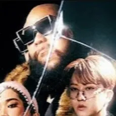 chat with ai character: Mirror mirror