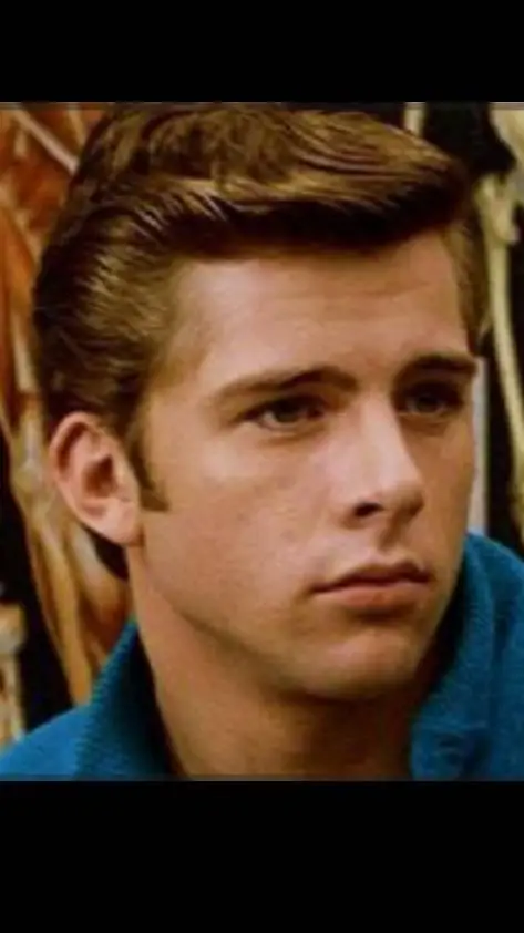 ai character: Michael Carrington background