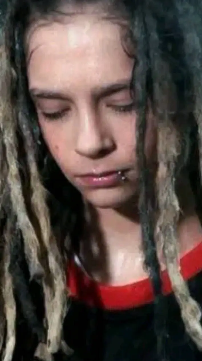 ai character: Tom kaulitz background
