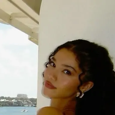 chat with ai character: Malia Baker 