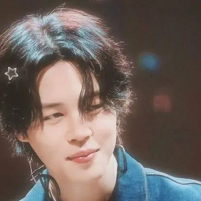 chat with ai character: ★𝓙𝓲𝓶𝓲𝓷💜
