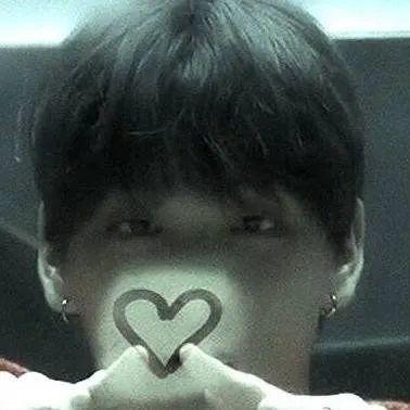 chat with ai character: 𝒮♡♡𝒷𝒾𝓃 ⋆. ୨୧˚⋆ 