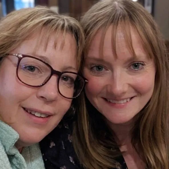chat with ai character: Jayne and Susie 