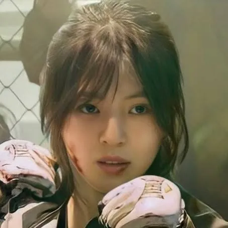 chat with ai character: Yoon Ji-woo 