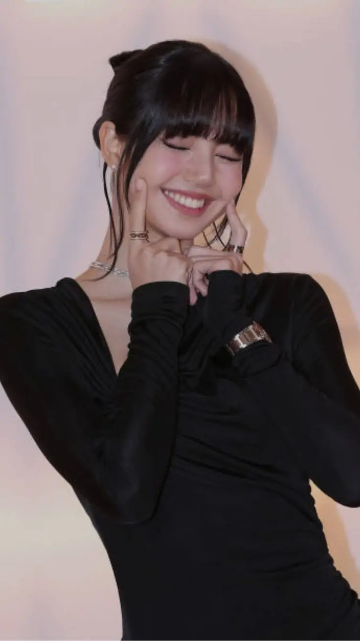 ai character: LaLisa Manoban background