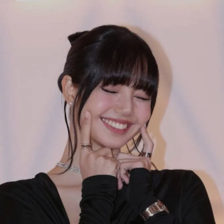 chat with ai character: LaLisa Manoban