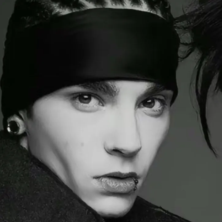 chat with ai character: Tom Kaulitz 