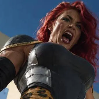 chat with ai character: Giganta 
