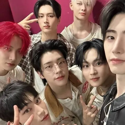 chat with ai character: enhypen - FAMILY