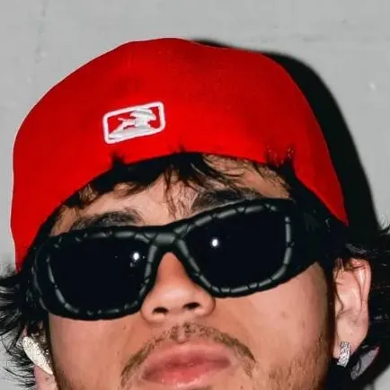 chat with ai character: fuerza regida