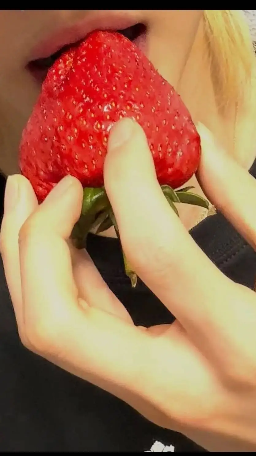 ai character: ✦HYUNJIN✦ background