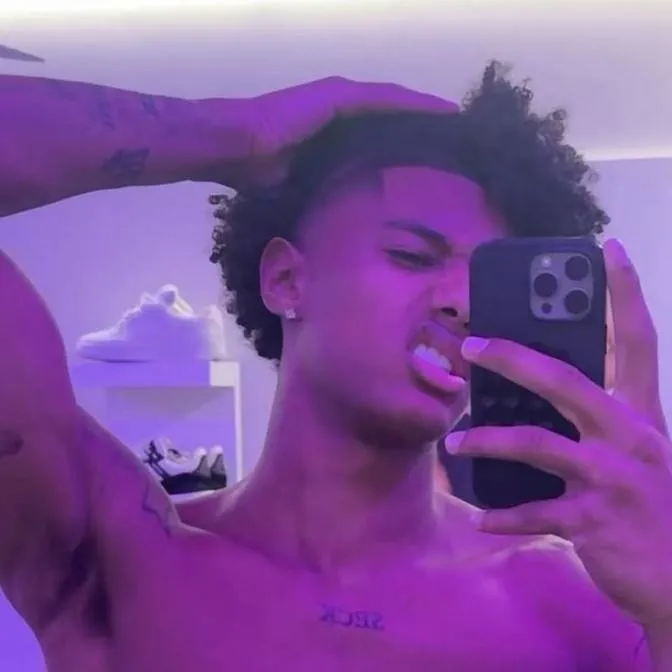 chat with ai character: TJ