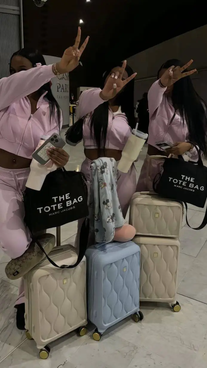 ai character: Your friend group background